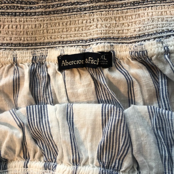 Abercrombie and Fitch off the shoulder linen top - Picture 2 of 2
